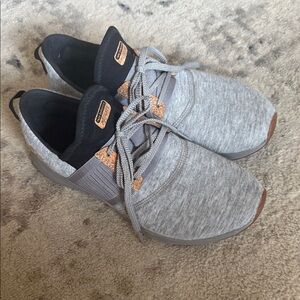NEW BALANCE SIZE 7.5 Gray and Black Shoes
